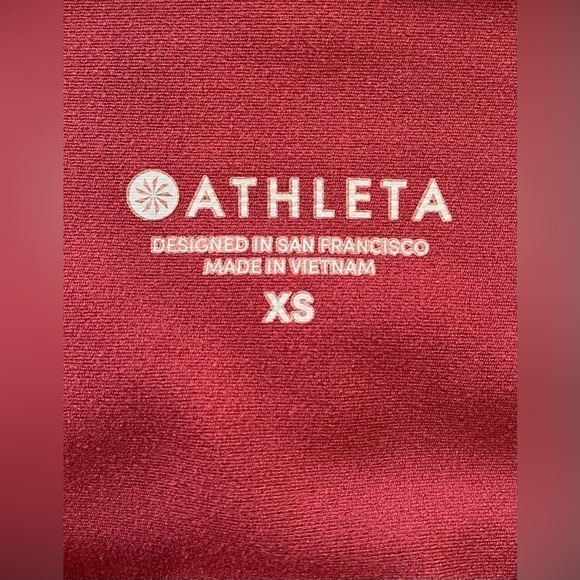 Athleta Affirmation 7/8 Leggings in Powervita. Women’s Size XS in Dark Garnet - Picture 4 of 11